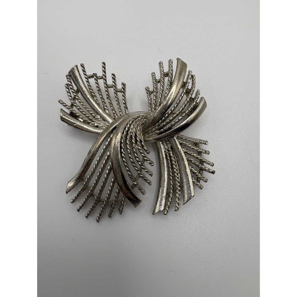 Lisner Textured Silver-Toned Ribbon Signed Vintage Brooch